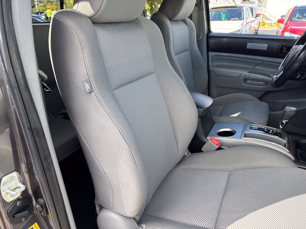 Used 2013 Toyota Tacoma 4x4 Access Cab V6 w/ TRD Off-Road Pkg image 38