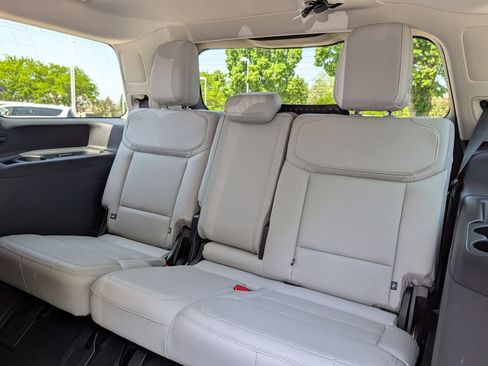 Used 2025 Ford Expedition Platinum AWD/4WD image 29