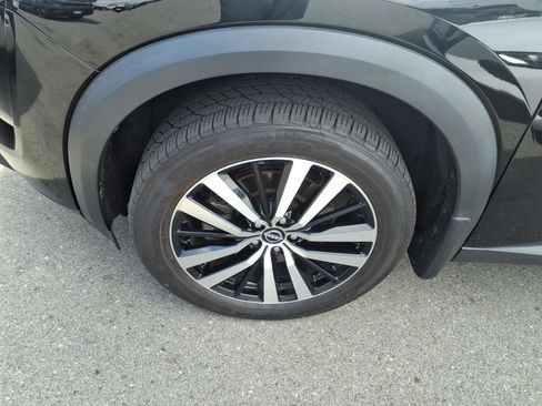 Certified 2024 Nissan Pathfinder Platinum FWD image 3