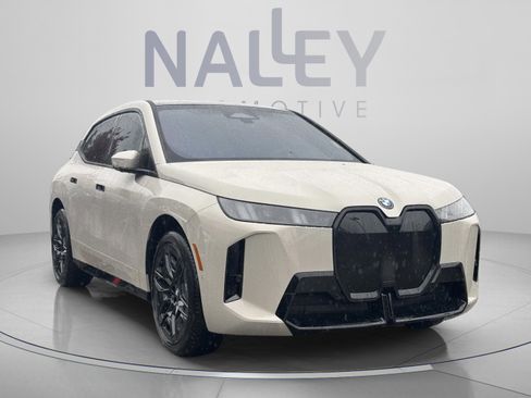 Used 2026 BMW iX xDrive60 w/ M Sport Package AWD/4WD image 6