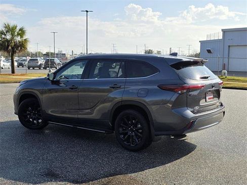 Certified 2025 Toyota Highlander Limited image 4