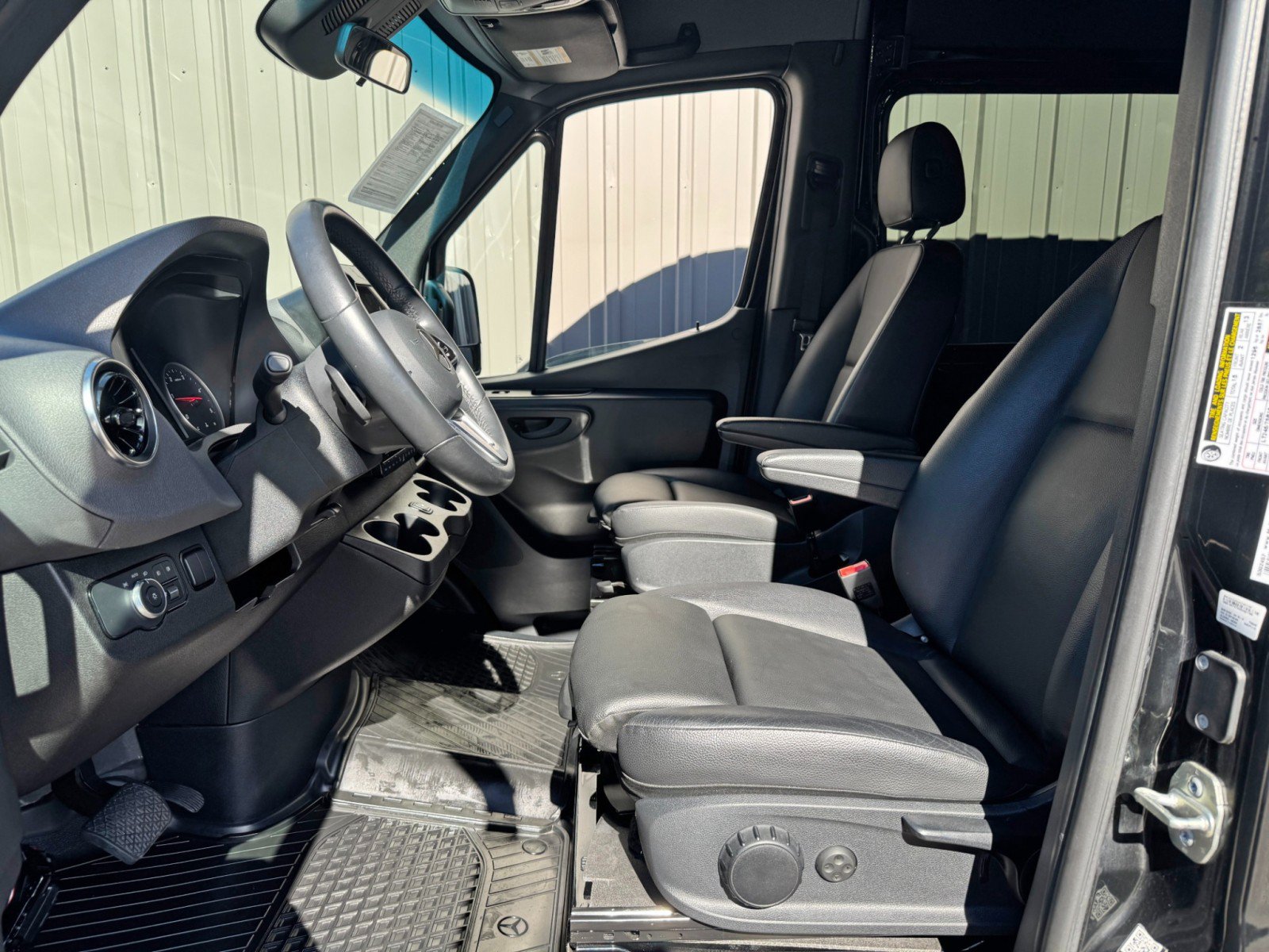 Used 2024 Mercedes-Benz Sprinter 2500 image 16