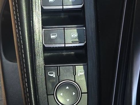 Used 2021 Nissan Rogue SL FWD image 22