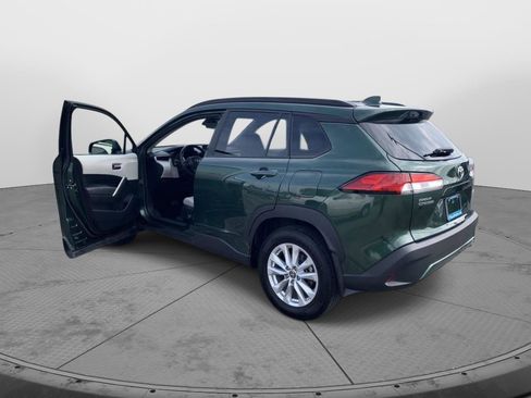 Used 2022 Toyota Corolla Cross LE w/ Moonroof Package AWD/4WD image 10