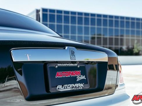 Used 2017 Rolls-Royce Ghost RWD image 40