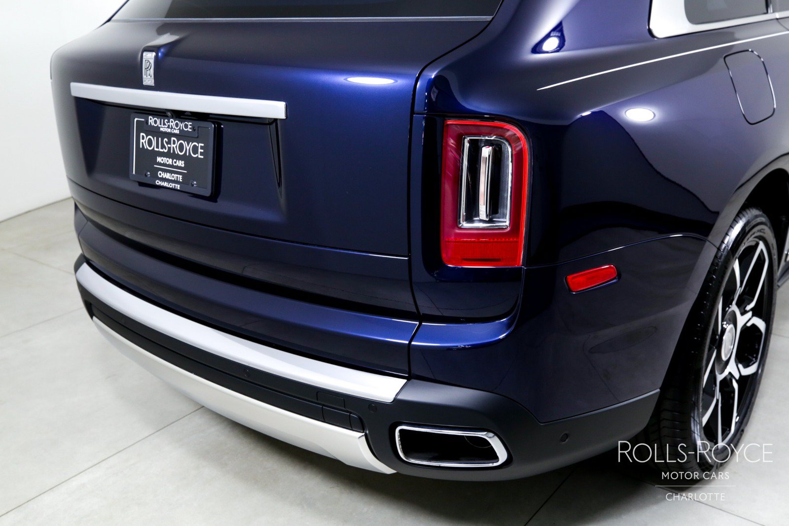 Certified 2024 Rolls-Royce Cullinan AWD/4WD image 48