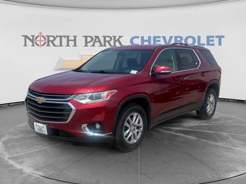 Used 2018 Chevrolet Traverse LT FWD image 1