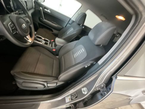 Used 2018 Kia Sportage LX image 11