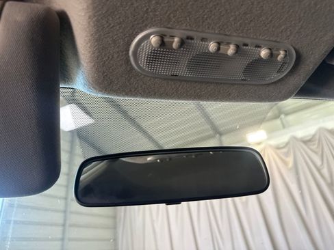 Used 2014 Nissan Juke S FWD image 25