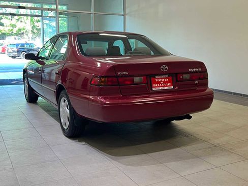 Used 1998 Toyota Camry LE image 4