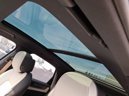 Used 2024 Porsche Cayenne S image 14