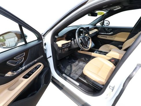 Certified 2022 Lincoln Corsair Grand Touring AWD/4WD image 11