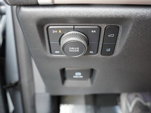 Certified 2025 Ford Expedition Active AWD/4WD image 30