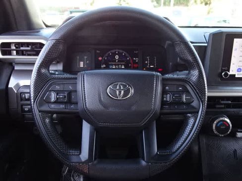 Certified 2025 Toyota Tacoma SR5 AWD/4WD image 25