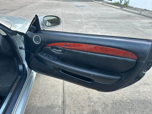 Used 2002 Lexus SC 430 Convertible image 22