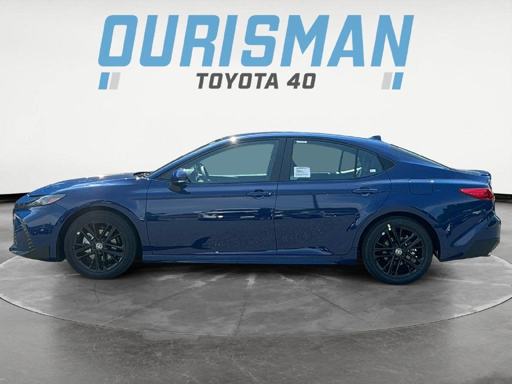 Used 2025 Toyota Camry SE FWD image 4