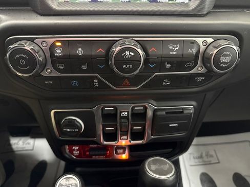 Used 2023 Jeep Wrangler Unlimited Rubicon 4xe w/ Steel Bumper Group image 31