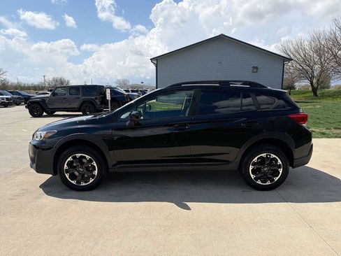Used 2022 Subaru Crosstrek 2.0i Premium image 3