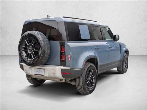 Used 2025 Land Rover Defender 110 S image 5