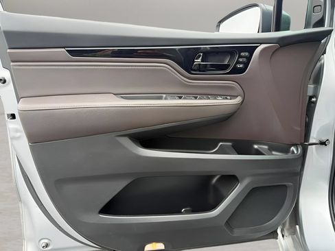 Used 2023 Honda Odyssey Touring image 10