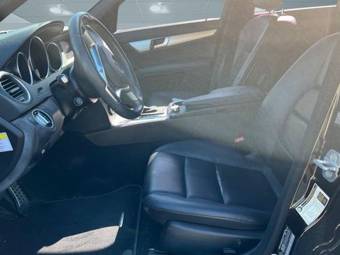 Used 2013 Mercedes-Benz C 250 Sedan image 3