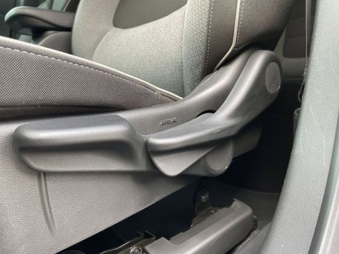 Used 2025 Chevrolet TrailBlazer LT image 23