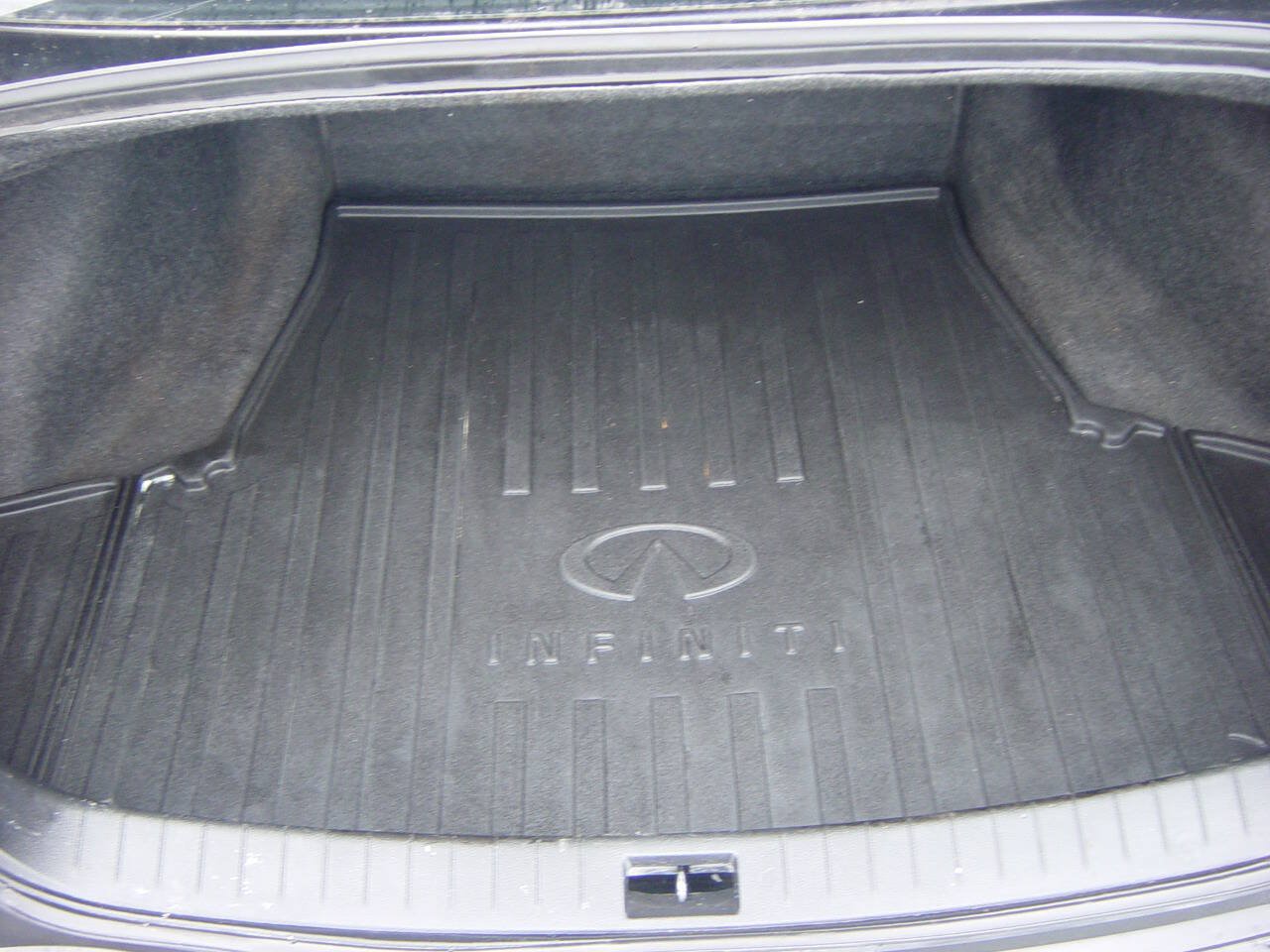 Used 2015 INFINITI Q50 AWD w/ Moonroof Package image 12