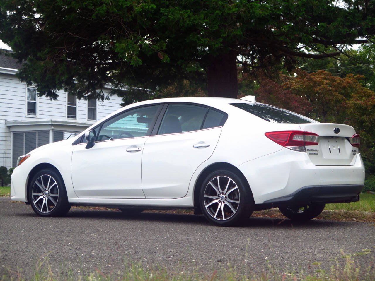 Used 2017 Subaru Impreza 2.0i Limited AWD/4WD image 3