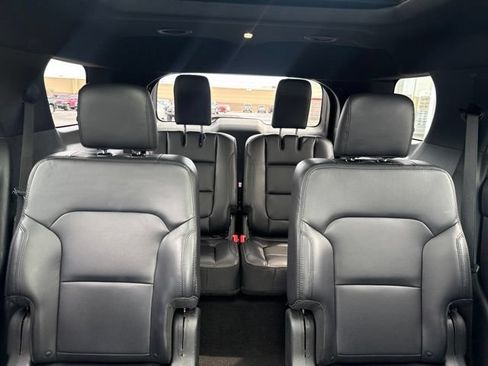 Used 2019 Ford Explorer XLT w/ Equipment Group 202A FWD image 27