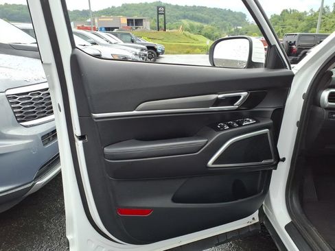 Used 2021 Kia Telluride LX AWD/4WD image 12