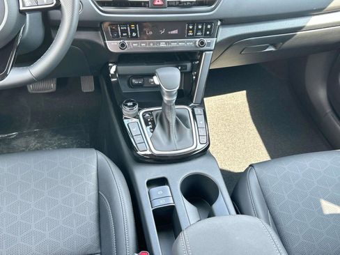 New 2026 Kia Seltos SX image 17