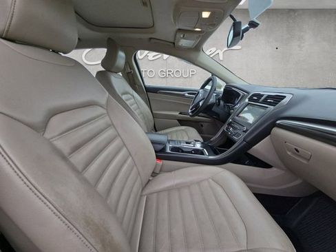 Used 2017 Ford Fusion Energi SE FWD image 24