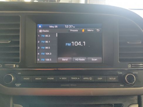 Used 2018 Hyundai Elantra SE w/ SE Connectivity Package 04 FWD image 25