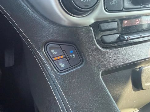 Used 2019 GMC Yukon SLT w/ Open Road Package RWD image 36