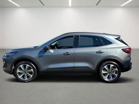 Used 2025 Ford Escape Platinum image 2