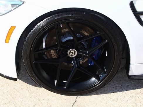 Used 2017 BMW M4 Coupe image 4