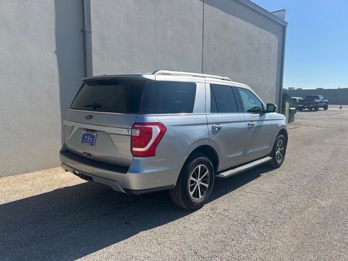 Certified 2021 Ford Expedition XLT RWD image 3