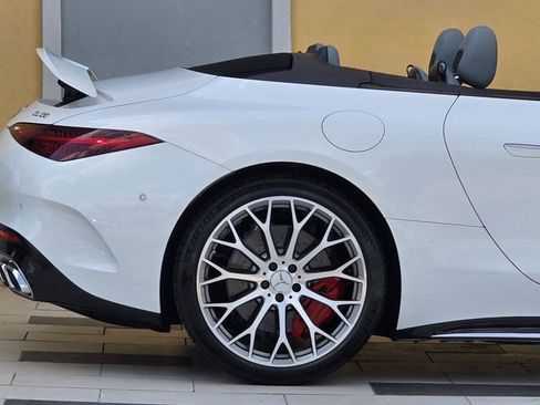 Used 2022 Mercedes-Benz SL 55 AMG 4MATIC image 2