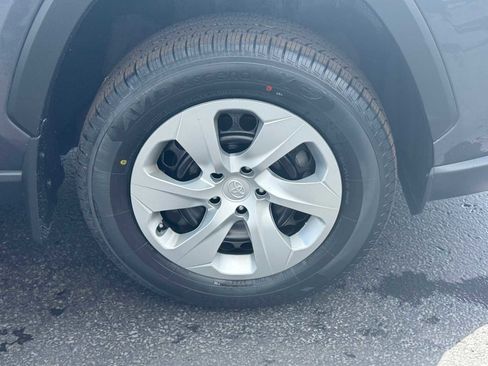 Certified 2023 Toyota RAV4 LE FWD image 7