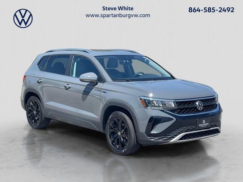 Certified 2023 Volkswagen Taos SE w/ Black Wheel Package AWD/4WD image 1