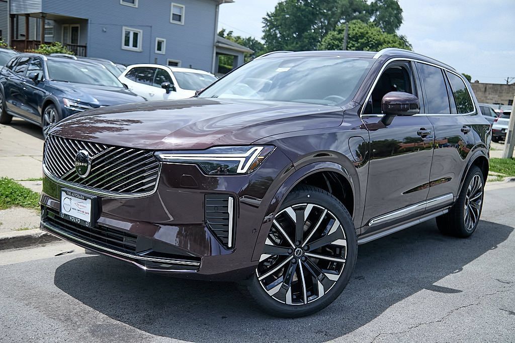 New 2026 Volvo XC90 T8 Plus w/ Protection Package AWD/4WD image 2