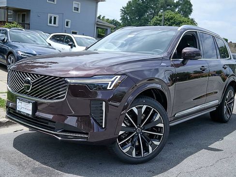 New 2026 Volvo XC90 T8 Plus w/ Protection Package AWD/4WD image 2