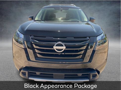 Used 2025 Nissan Pathfinder Platinum w/ Black Appearance Package AWD/4WD image 3