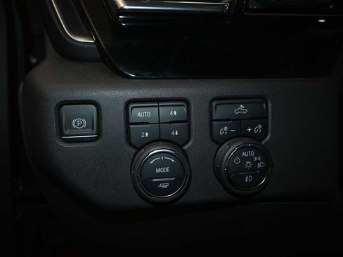 Used 2024 Chevrolet Silverado 1500 LT Trail Boss w/ LPO, Dark Essentials Package AWD/4WD image 14