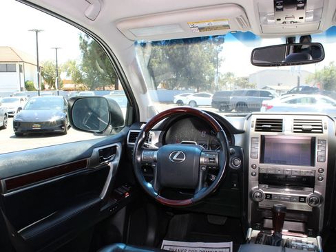 Used 2018 Lexus GX 460 Luxury AWD/4WD image 30
