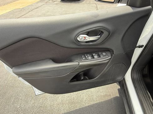 Used 2014 Jeep Cherokee Latitude image 13