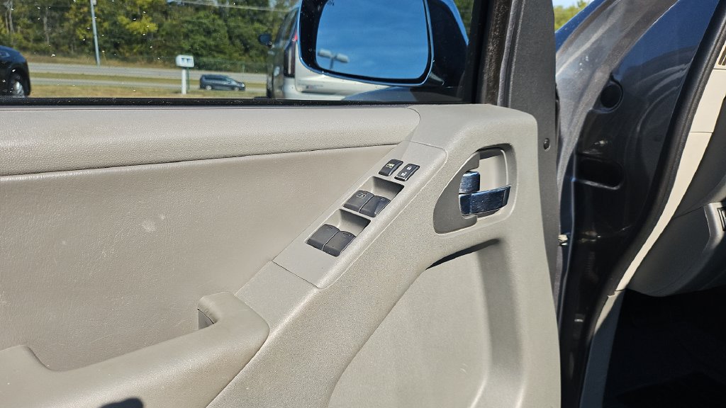 Used 2019 Nissan Frontier SL AWD/4WD image 4