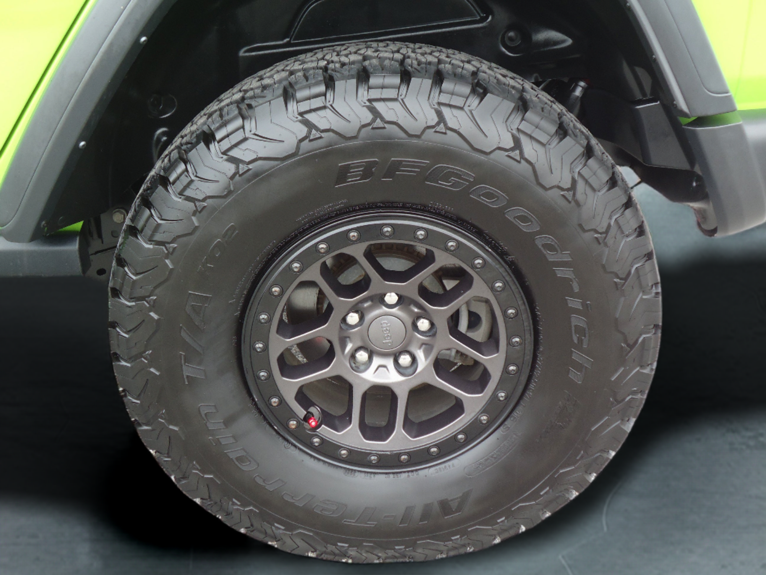 Used 2021 Jeep Wrangler Unlimited Rubicon w/ Xtreme Recon 35" Tire Package AWD/4WD image 9