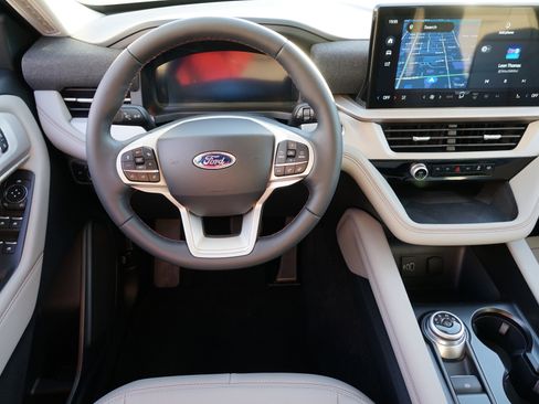 New 2026 Ford Explorer Active w/ Active Comfort Package image 20