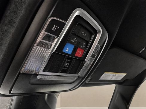 Used 2025 RAM 1500 Laramie AWD/4WD image 15
